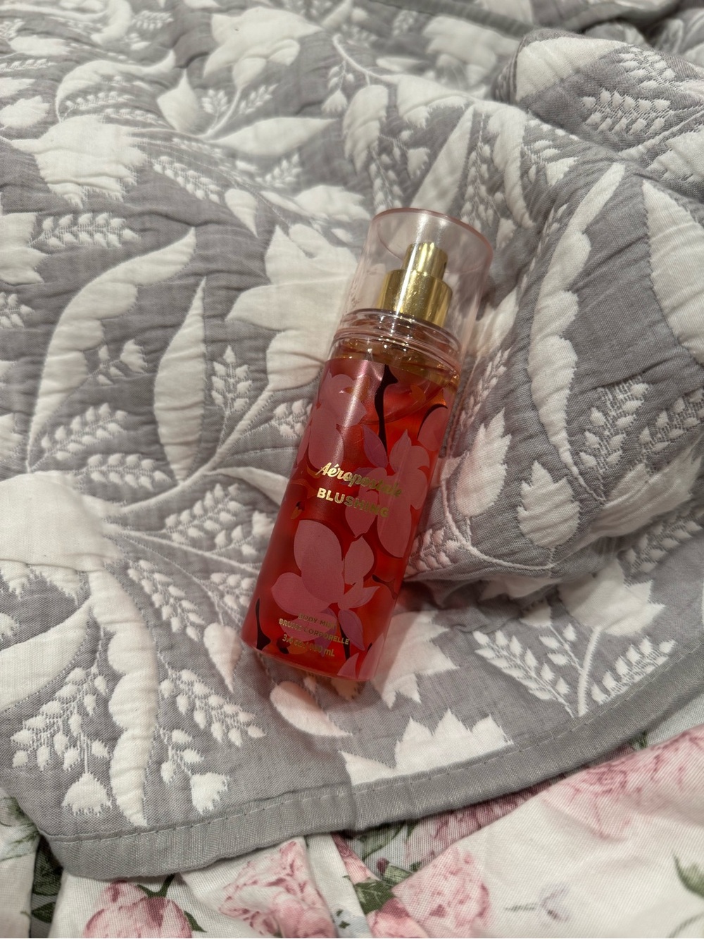 Aéropostale Blushing Floral Body Mist - Pink/Red Bottle